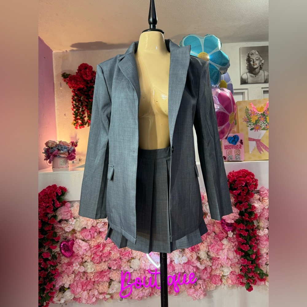 Women's Gray Blazer and skirt set
